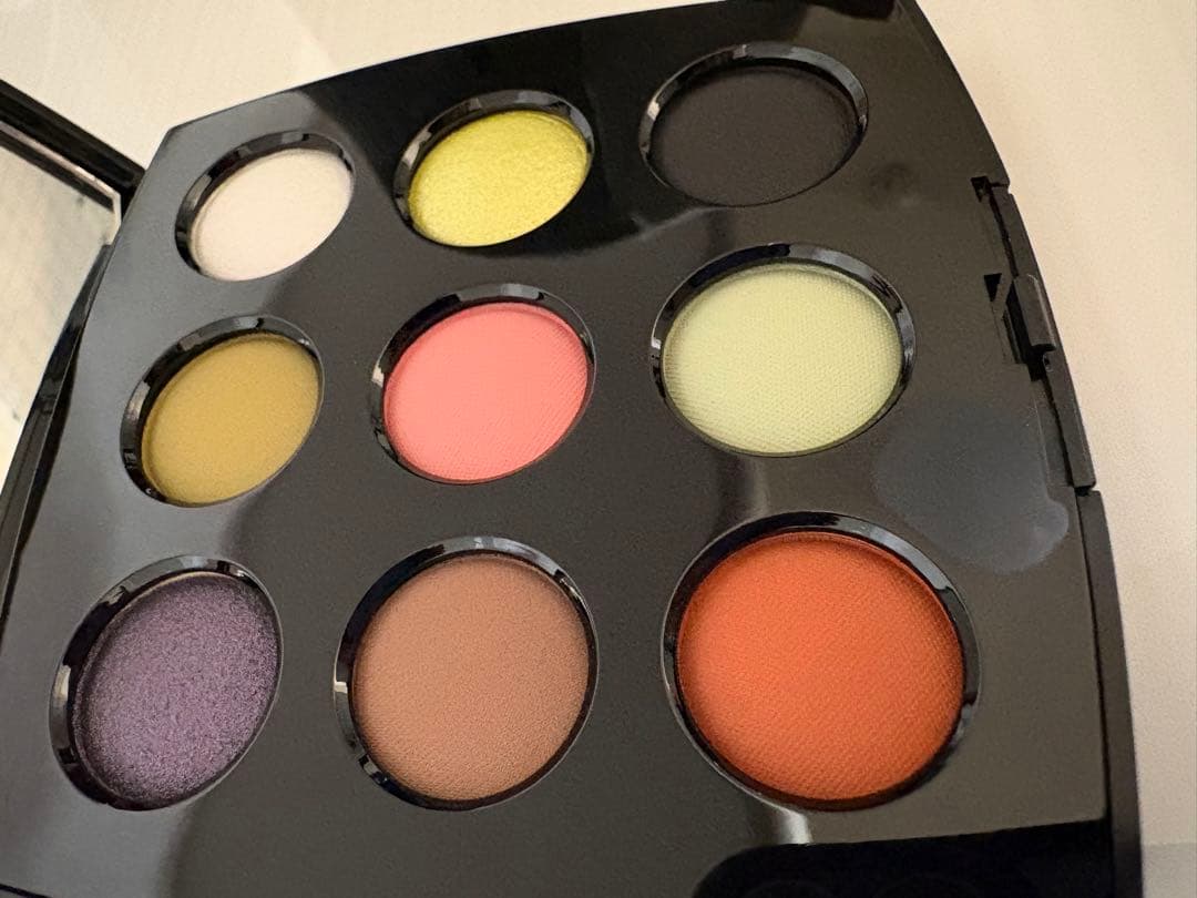 シャネル2025クリスマス限定レヌフオンブルコメット848ザ ニューシンギュラー