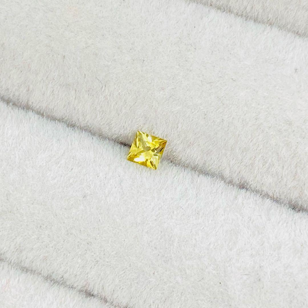 天然石　カナリートルマリン