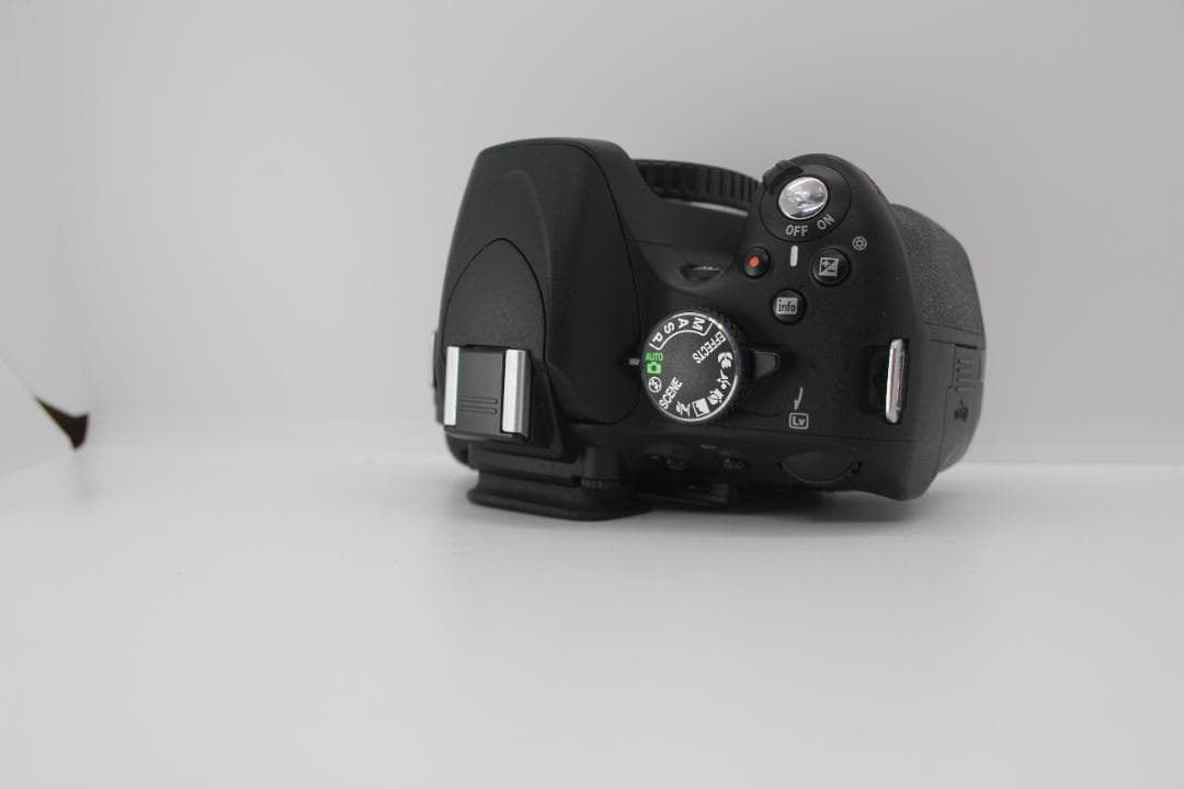 （美品）　NIKON ニコン　D5100 純正バッテリー　純正充電器付き　動作品