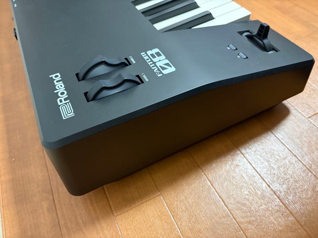 Roland Fantom-08 88鍵盤 ワークステーション（純正ケース付き）