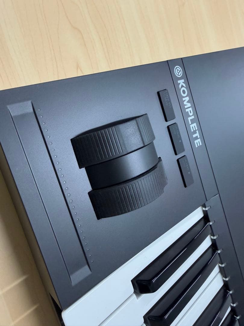 Komplete Kontrol S49 MK2 本体のみ