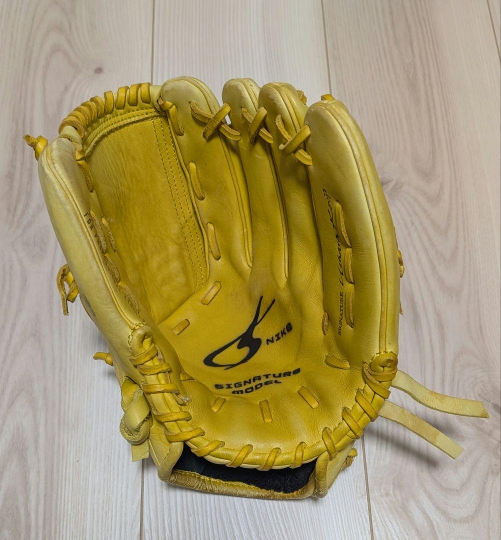 Nike 軟式グローブ イエロー Signature Model　シグネチャー