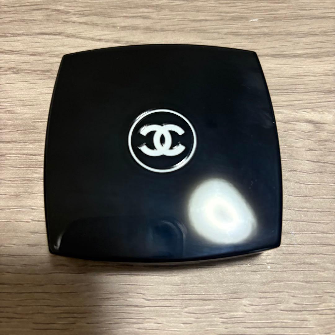 CHANEL レ キャトル オンブル ブトン 219 ブトン クチュール 限定