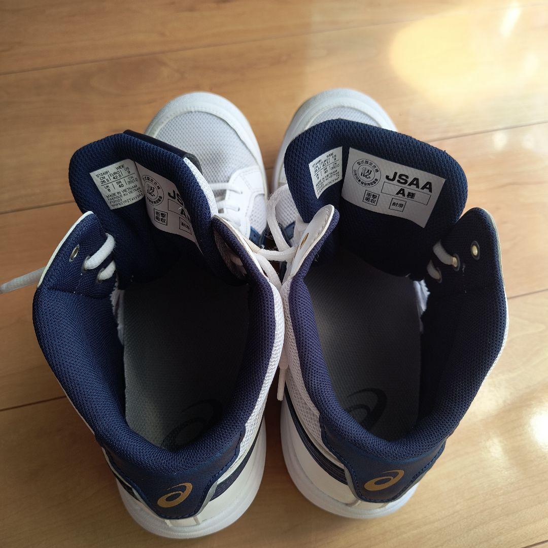ASICS ハイカットシューズ ホワイト/ネイビー