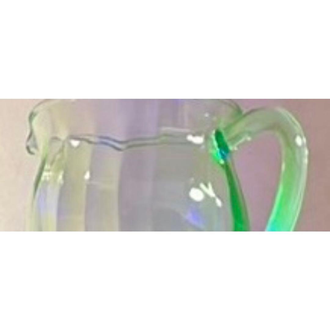 ヴィンテージ　ウランガラス　グリーン　ジャグ ／ ピッチャー