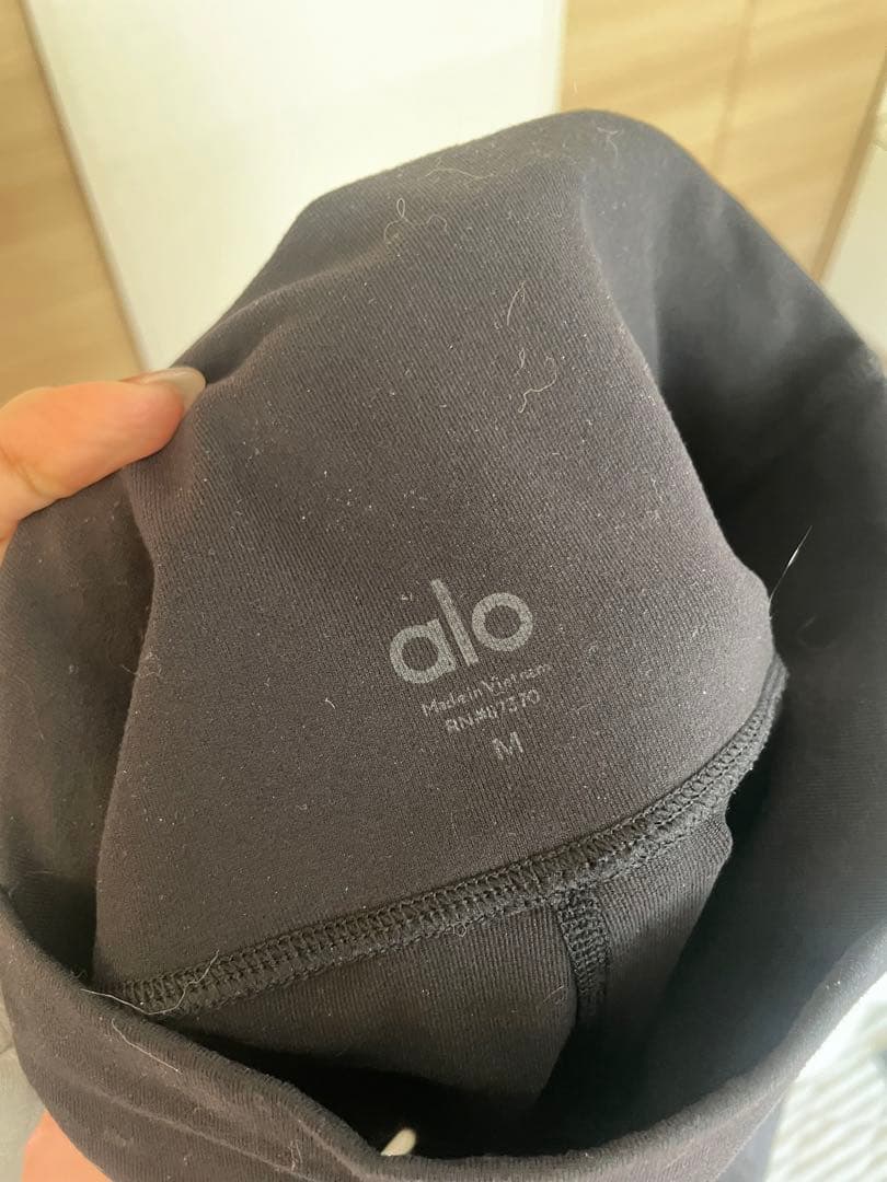 期間限定値下げ！【即購入可】alo yoga 正規品 レギンス Mサイズ