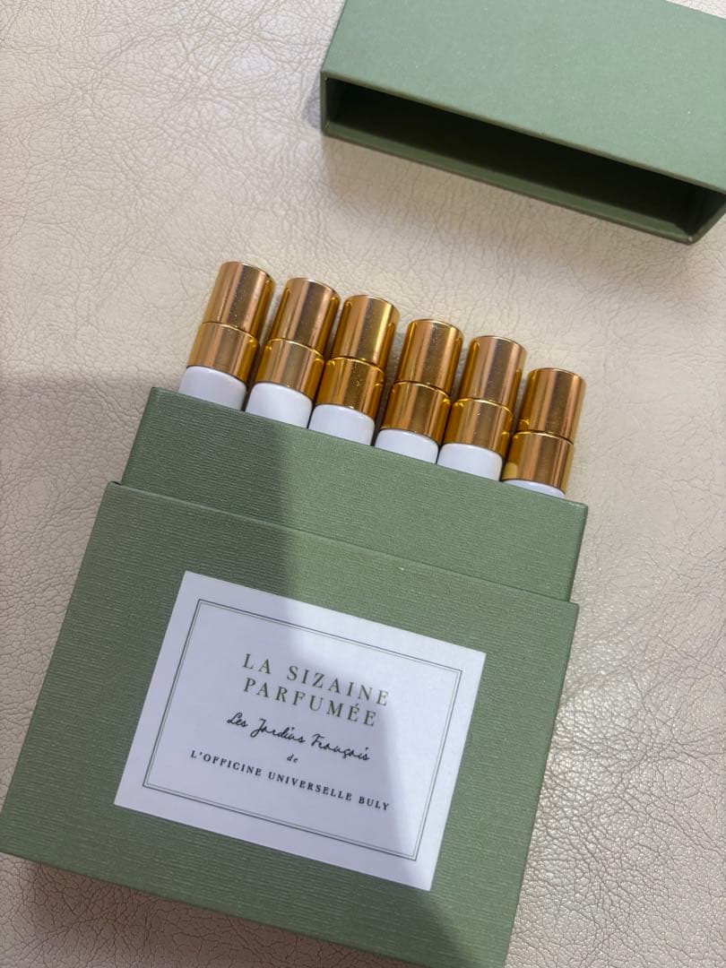 オフィシーヌ・ユニヴェルセル・ビュリー　香水