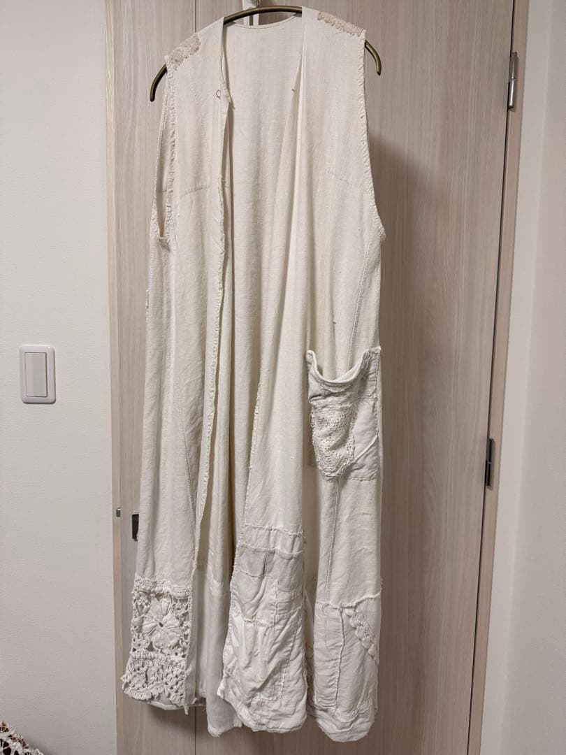 aratama ホワイト ロングベスト レース装飾 ポケット付き