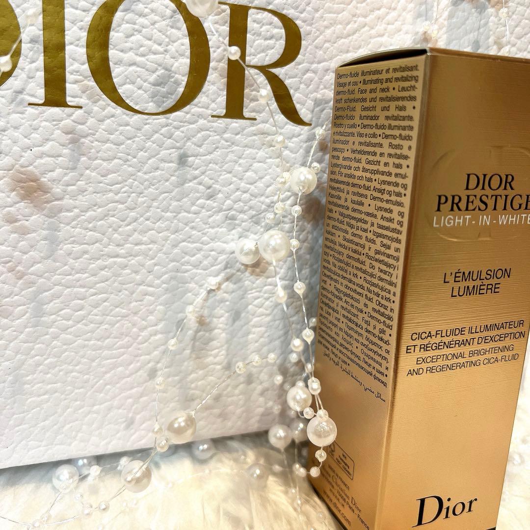 Diorプレステージ ホワイト リンクル エマルジョン ルミエール46200円