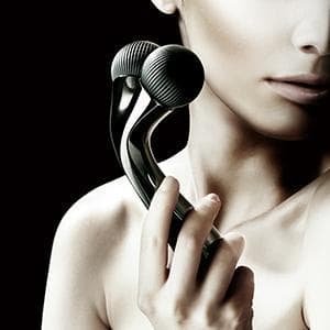 MDNA SKIN　オニキスブラック 美顔ローラー