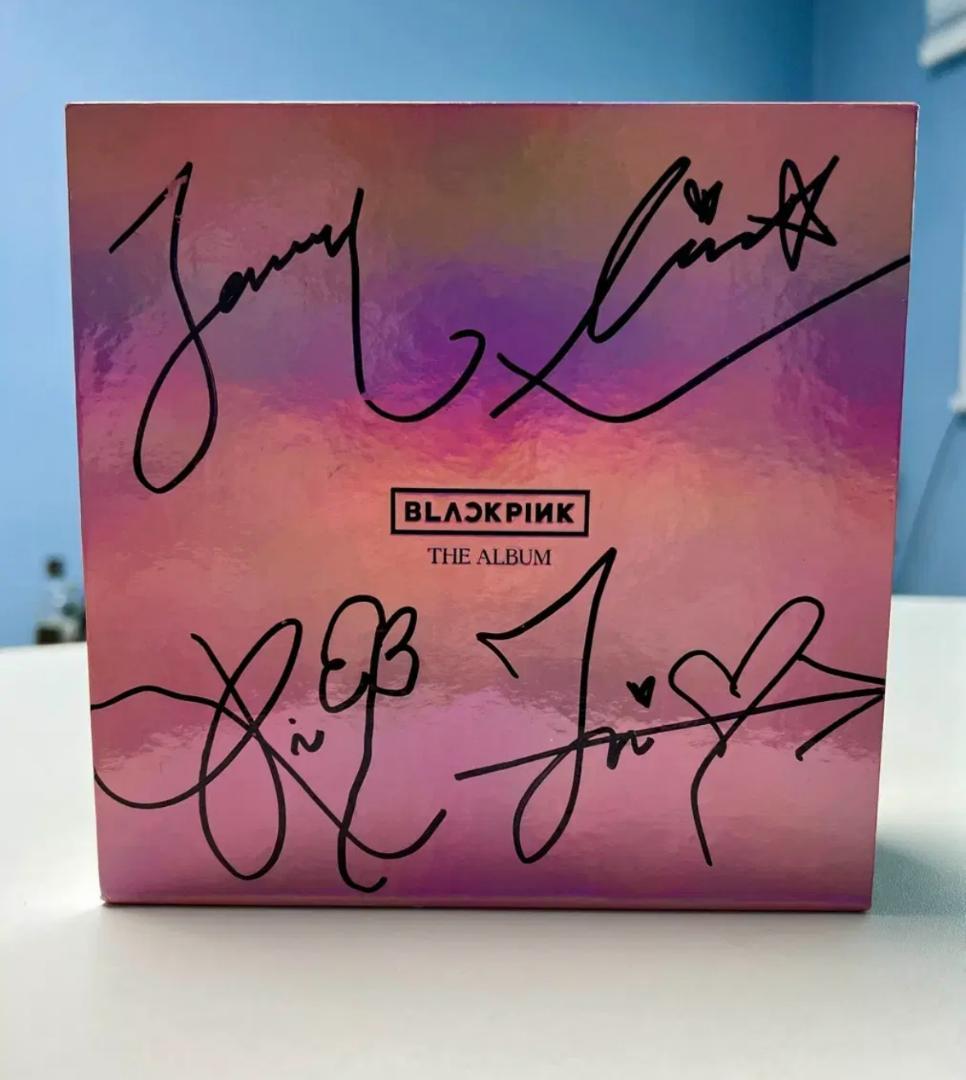 Blackpinkサインアルバム (The Album)＋メンバー全員サイン入り