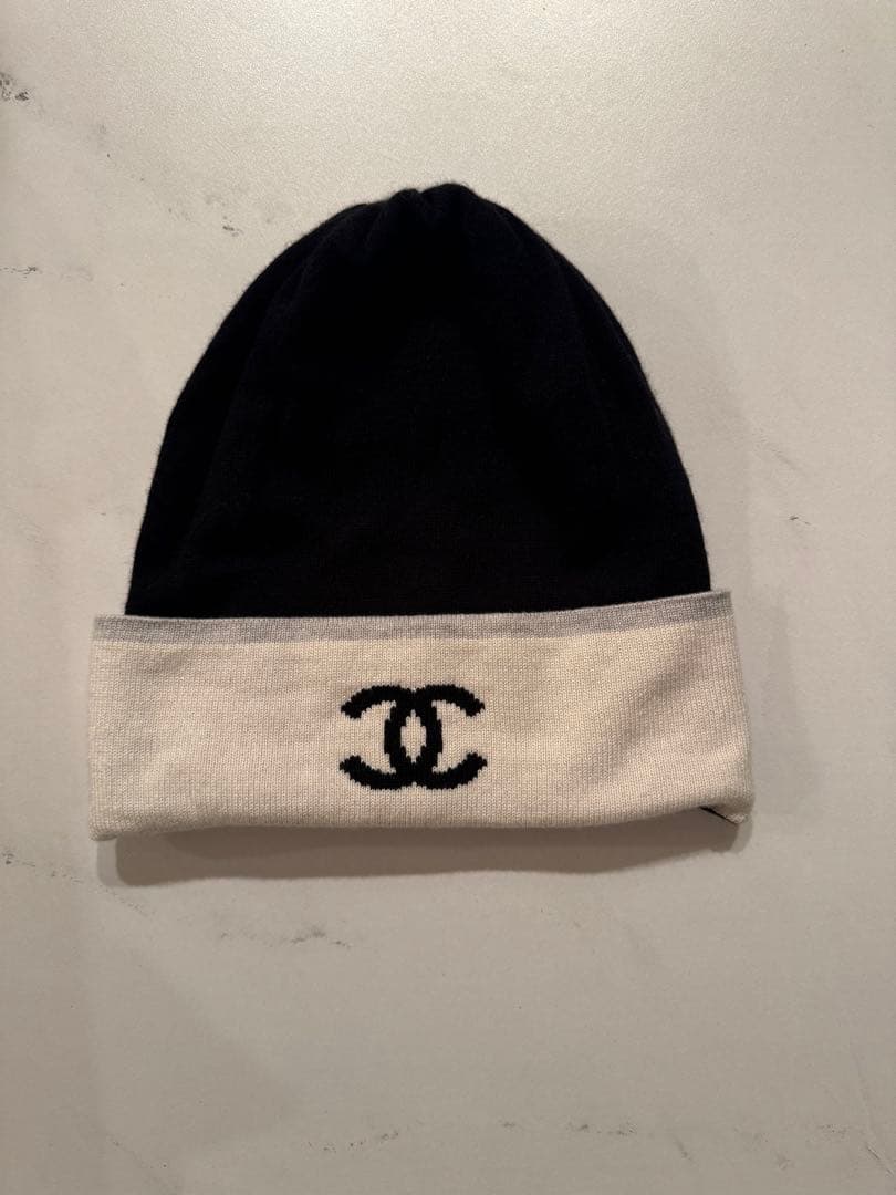 CHANEL ニット帽 黒・白