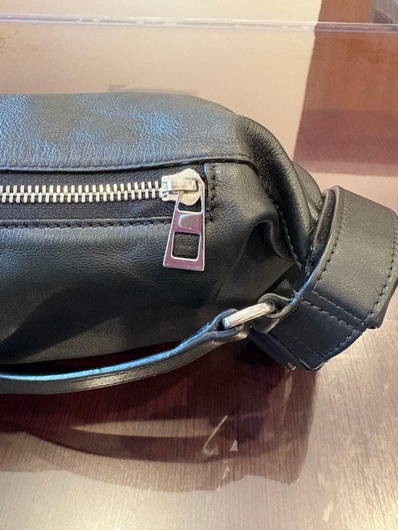 LOEWE レザーショルダーバッグ