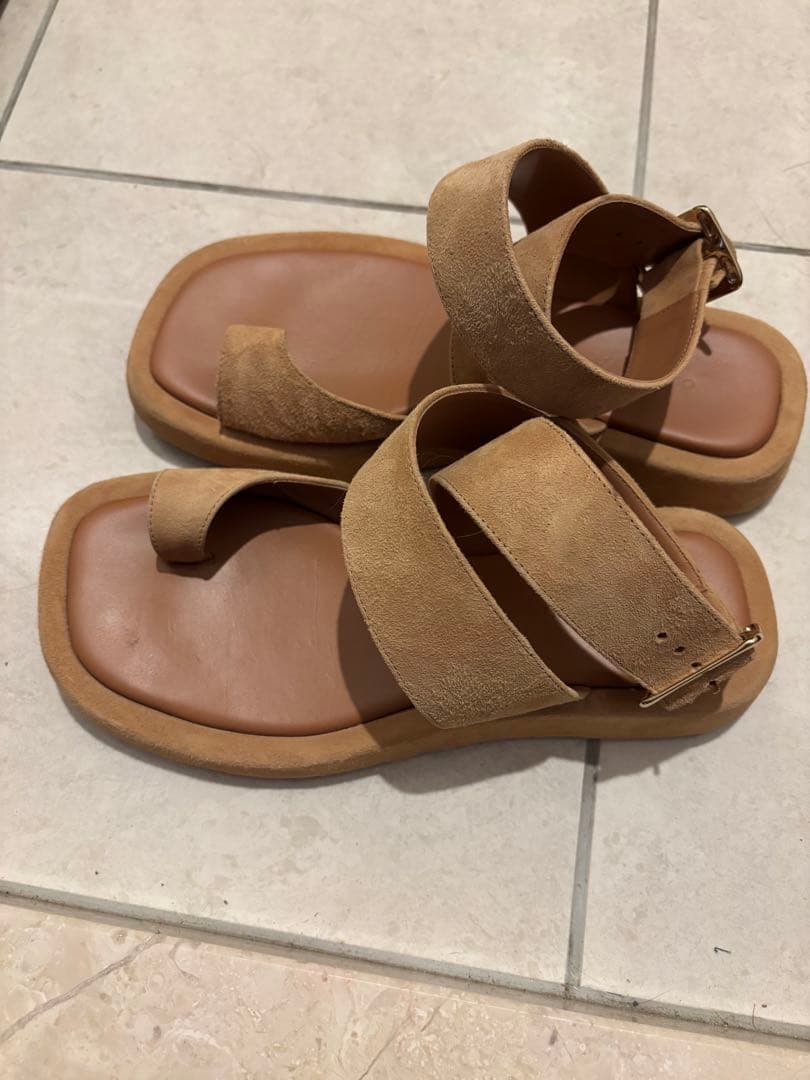 美品！アパルトモン　ジア ボルギーニ】 SUEDE ANKLE STRAP