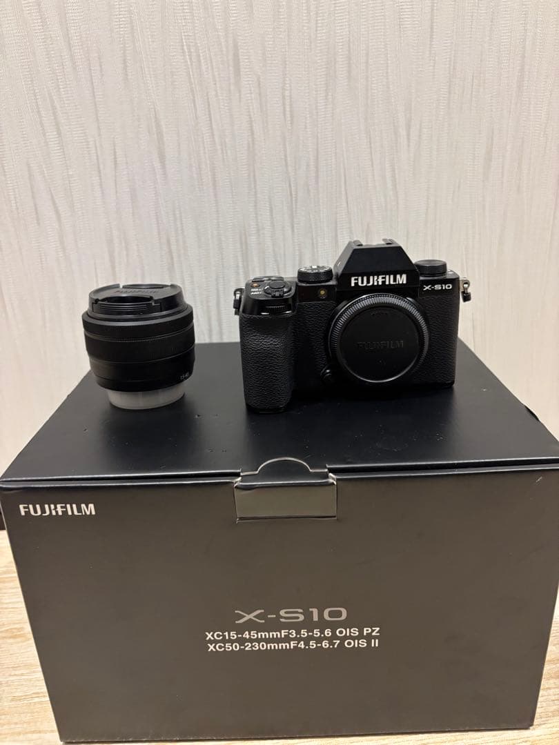 【中古】フジフィルム　X-S10　レンズ(XC15-45mm)付き