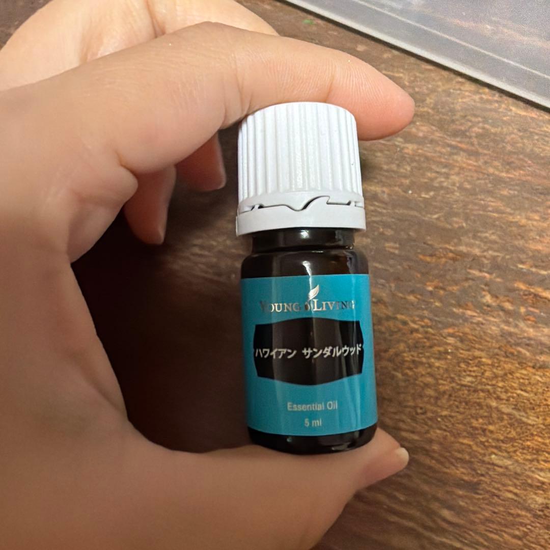 Young Living ハワイアン サンダルウッド 5ml