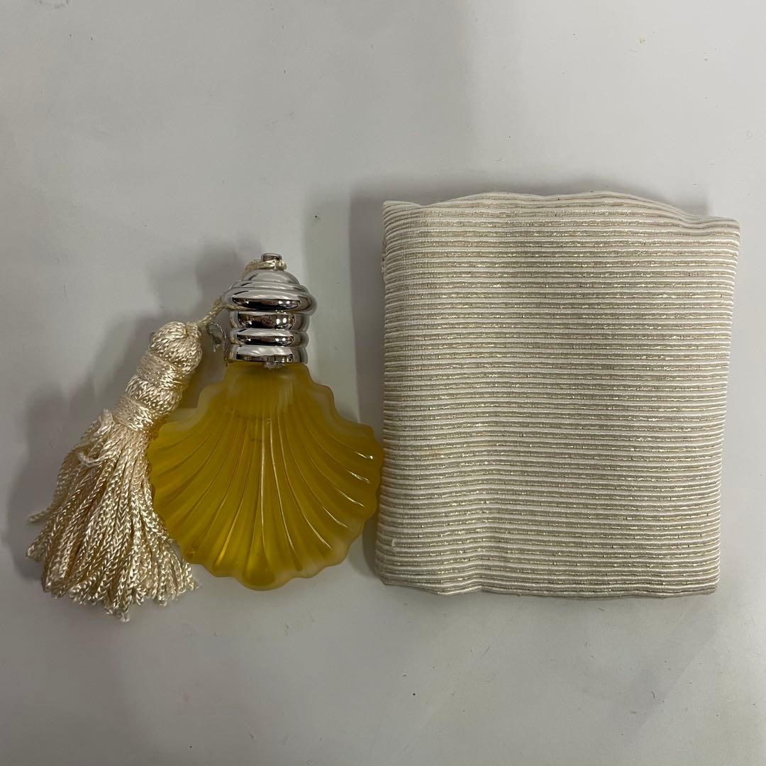 エスティローダー ホワイトリネン フロステッドシェル 約7ml