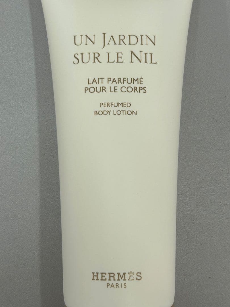 エルメス 香水 ボディーローション UN JARDIN SUR LE NIL 白