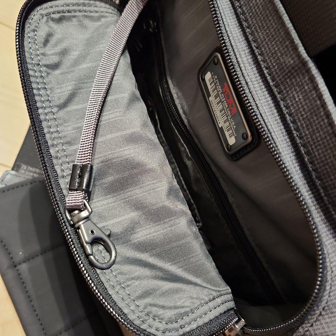 TUMI ビジネスバッグ グレー