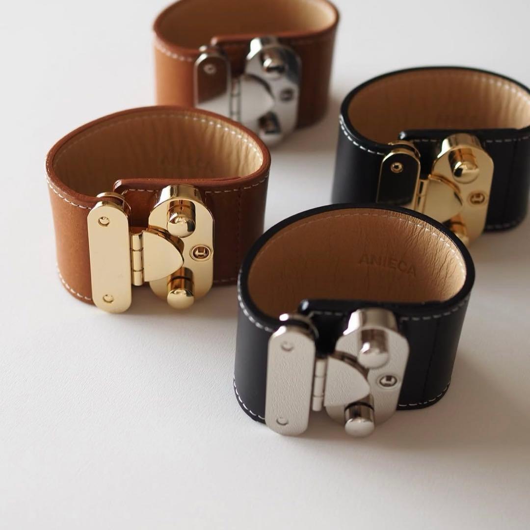 ANIECA レザーバングル　ブラック&シルバー