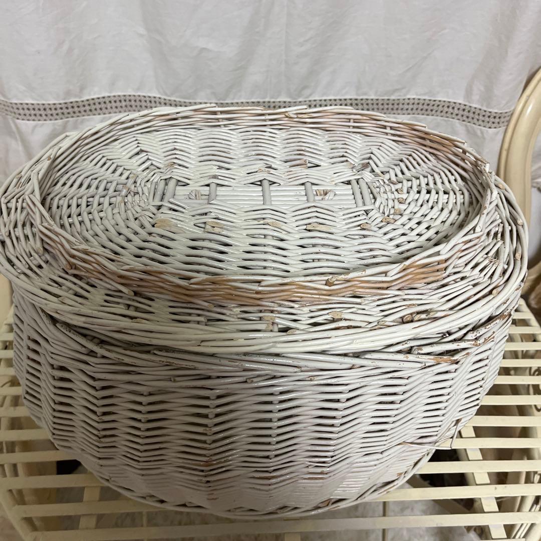 にゃん☆プロフ必読‼️ ラタン　ホワイト　カゴ　蓋つき　楕円