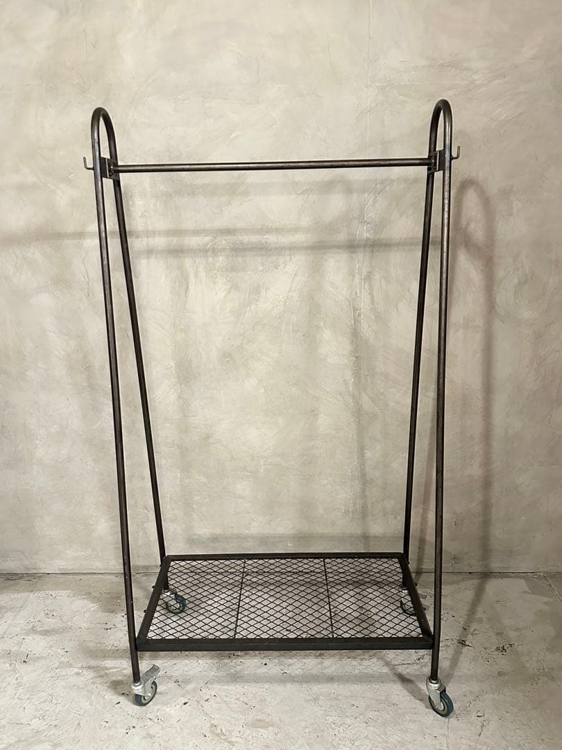 【東京都内23区配送無料】定価4万円　アイアン　ハンガー　ラック　スタンド
