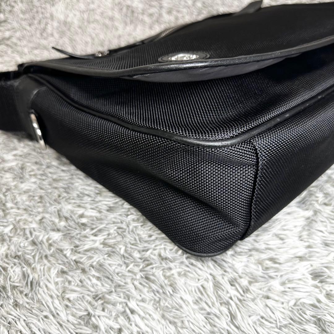 ハンティングワールド　メッセンジャーバッグ　レザー　キャンバス　黒　ショルダー