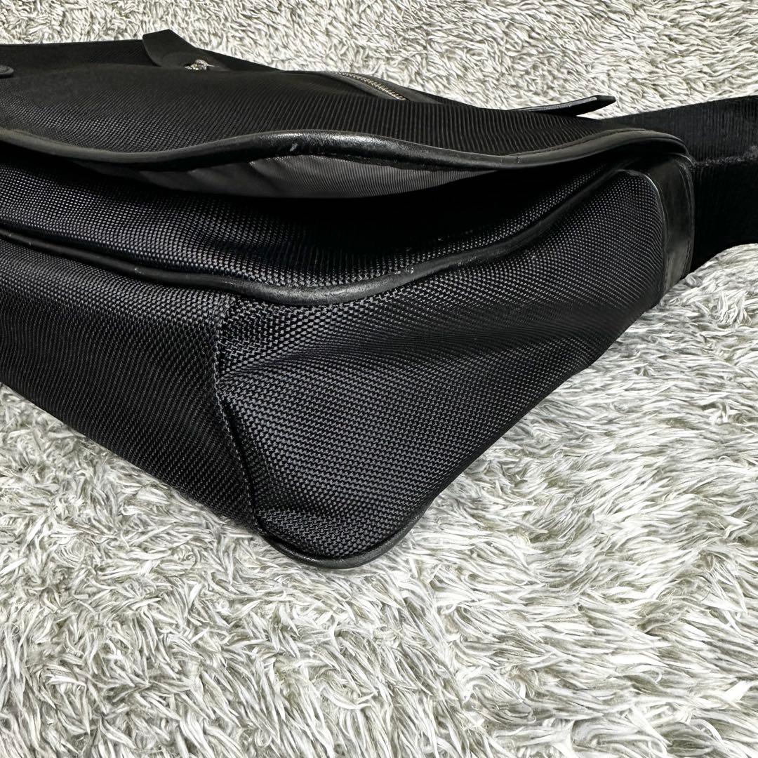 ハンティングワールド　メッセンジャーバッグ　レザー　キャンバス　黒　ショルダー