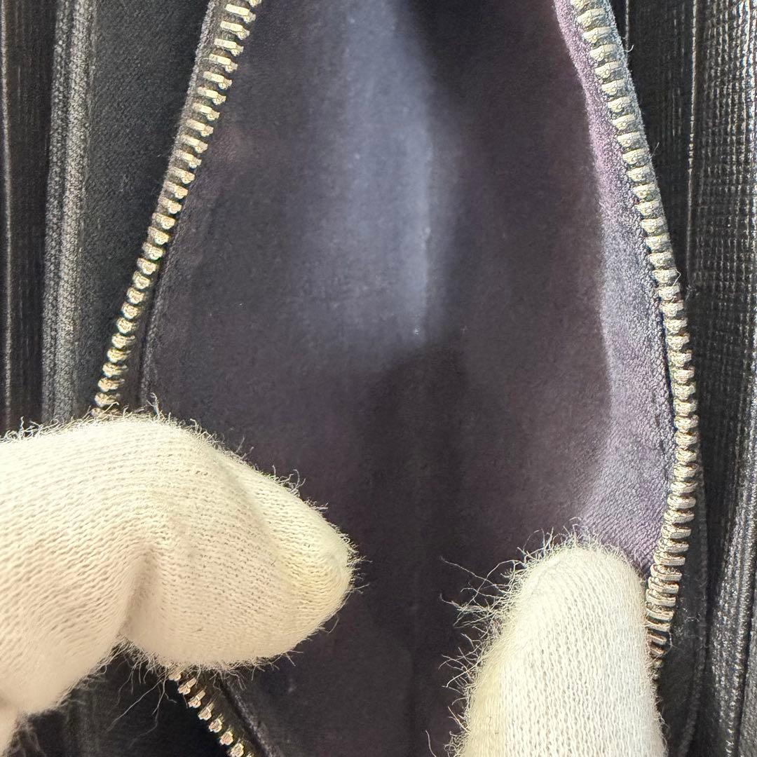 【✨美品✨】フェンディ カーリト スタッズ ラウンドジップ 長財布 ブラック