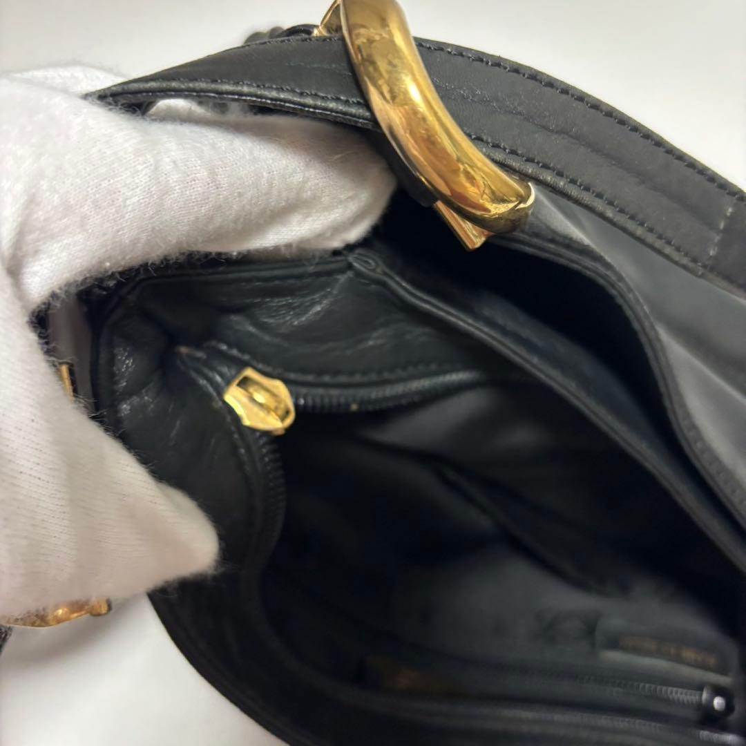 ロエベ ショルダーバッグ ナッパレザー アナグラム 黒　ゴールド金具