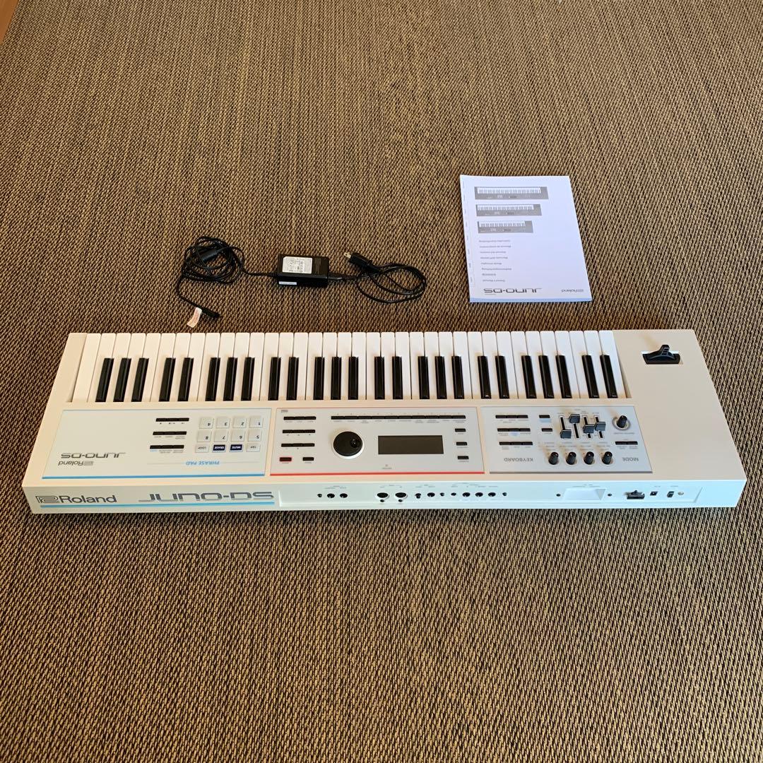 鍵盤楽器 Roland JUNO-DS61 W