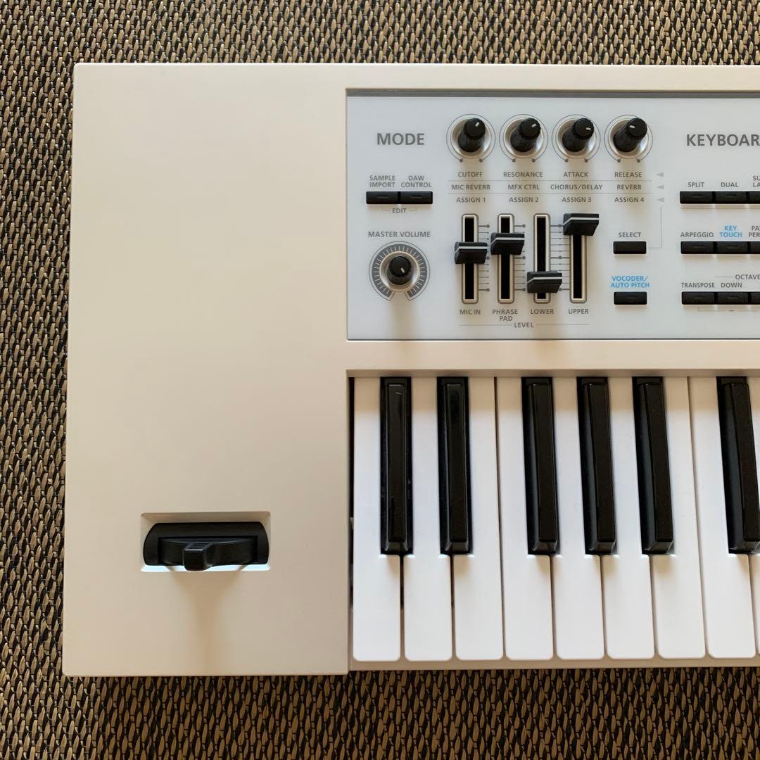 鍵盤楽器 Roland JUNO-DS61 W