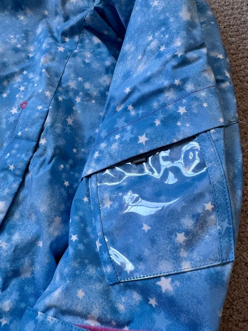 美品✨ クリーニング済　DESCENTE 女の子140スキーウェア サイズ調整可