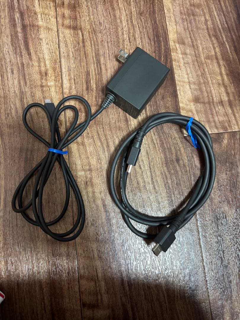 Nintendo Switch 本体　【美品】　カセット、コントローラー付き