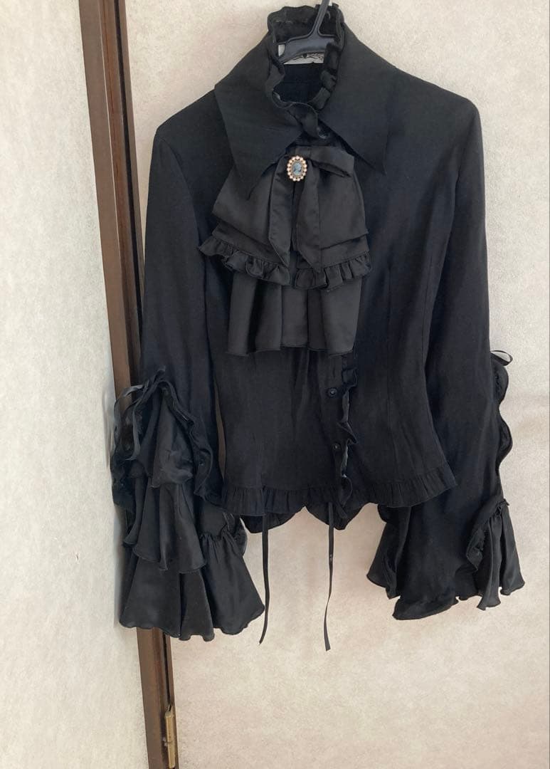 MARBLE カメオタイ付き後編み上げブラウス