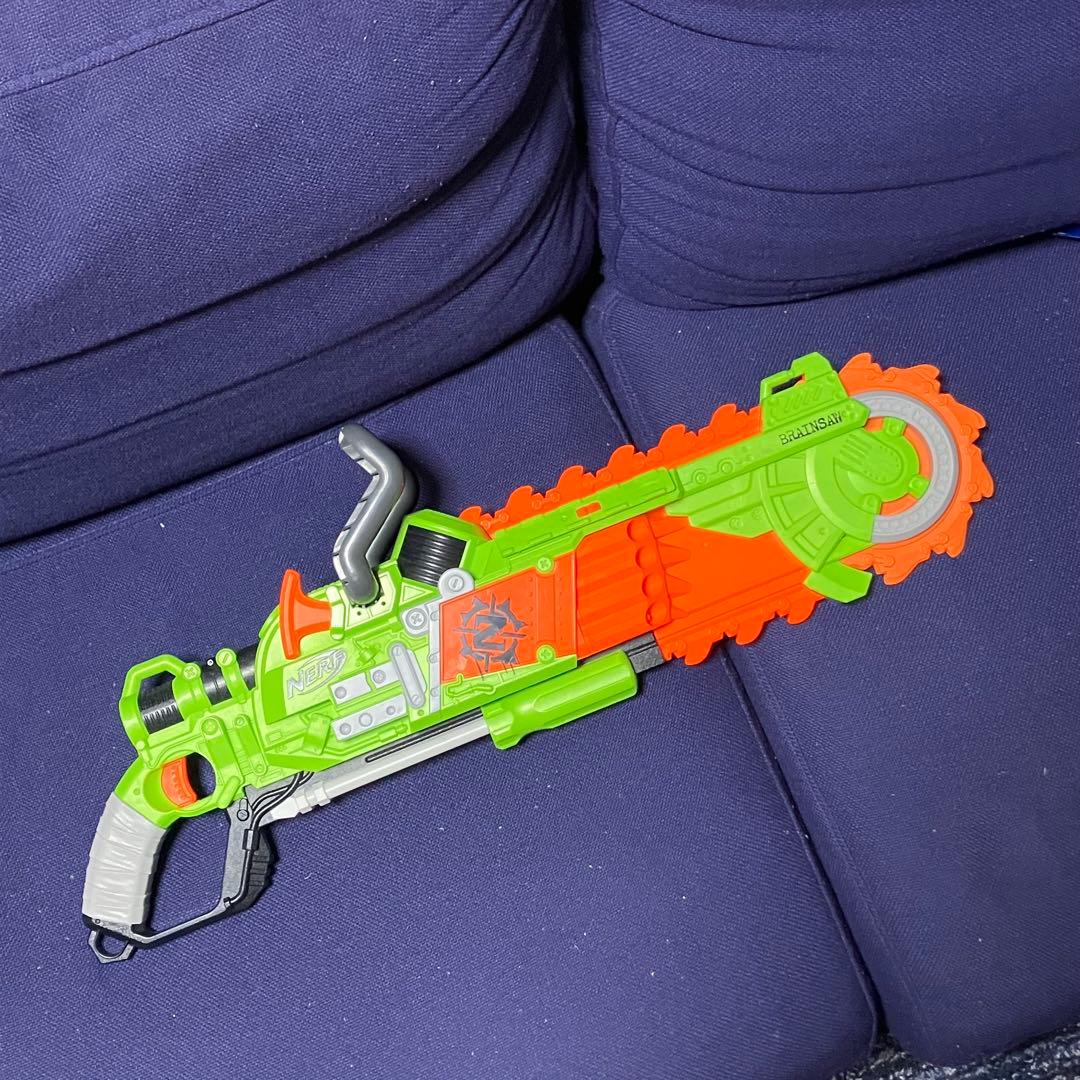 ナーフ　ゾンビストライク　NERF ブレインソー チェーンソー