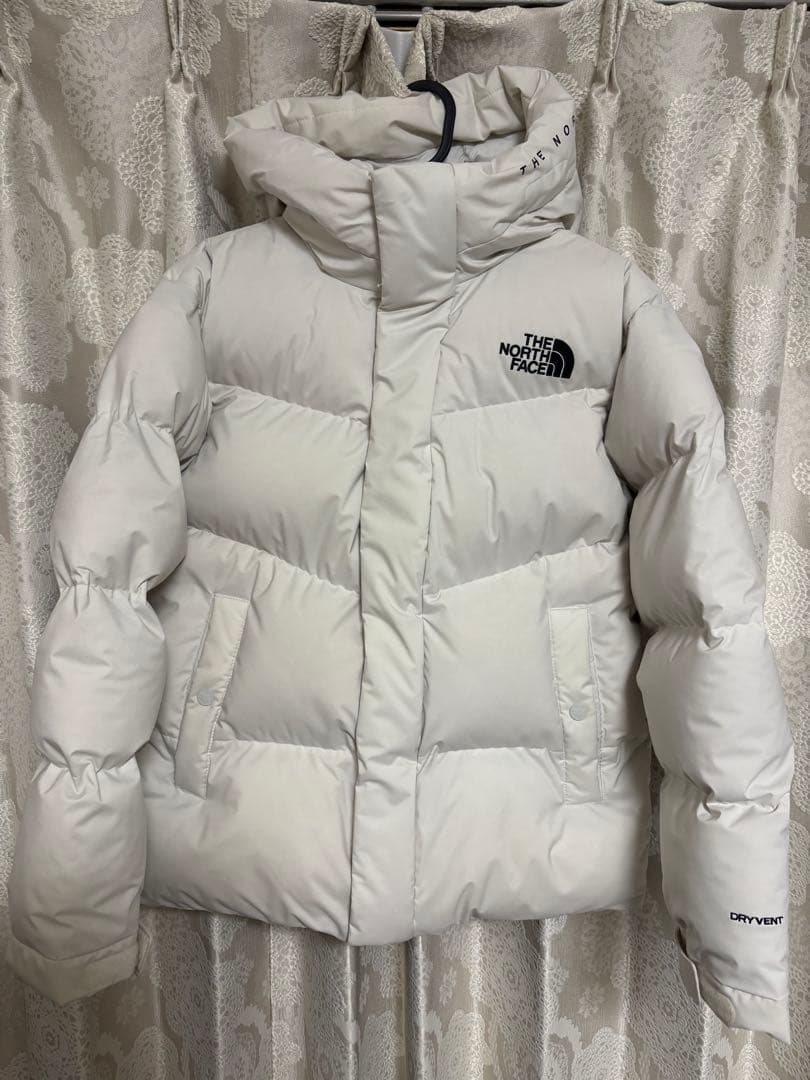 希少ノースフェイス　フリームーブダウンジャケット グレーホワイト　Mサイズ