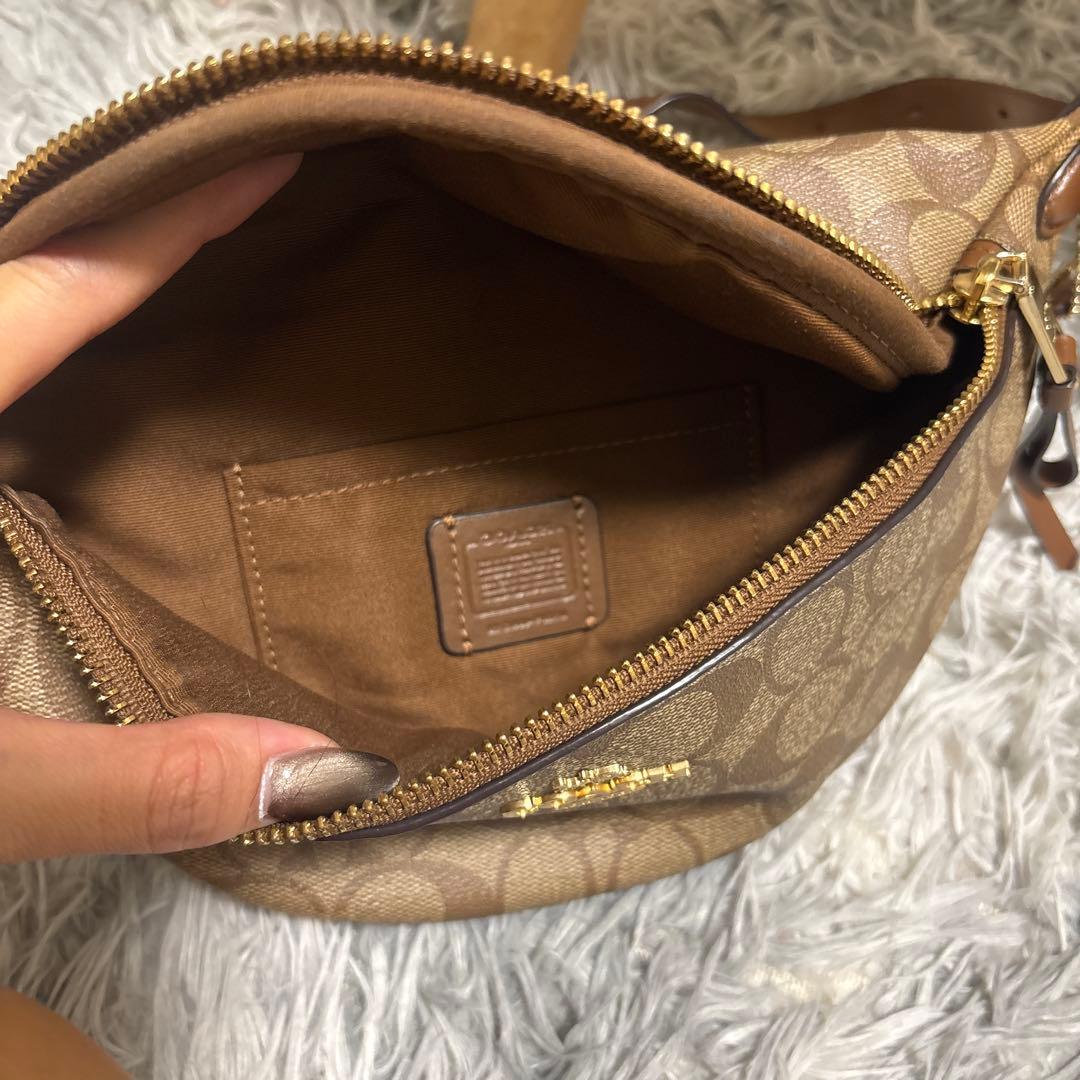 美品✨COACH ボディバッグ　PVC×レザー　シグネチャー　馬車金具　ブラウン