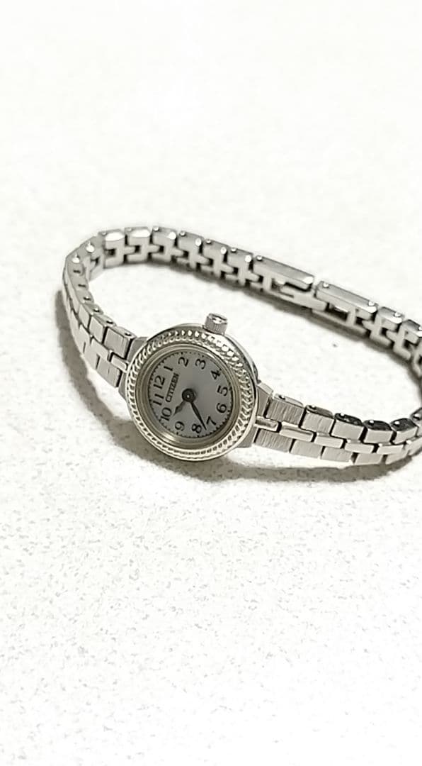 【極美品】シチズン　kiiキー　エコドライブ　シェル文字盤