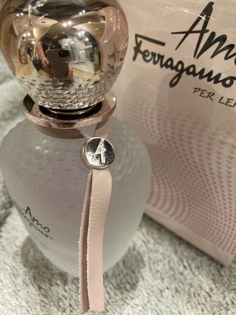 フェラガモアモフェラガモパーレイ香水オーデパルファム新品未使用　定価１４１９０円
