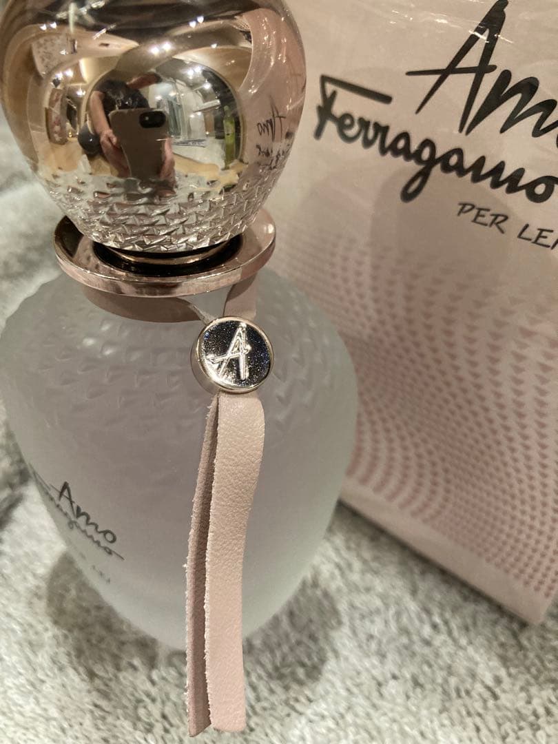 フェラガモアモフェラガモパーレイ香水オーデパルファム新品未使用　定価１４１９０円