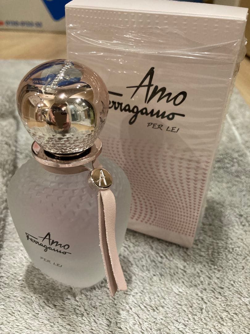 フェラガモアモフェラガモパーレイ香水オーデパルファム新品未使用　定価１４１９０円