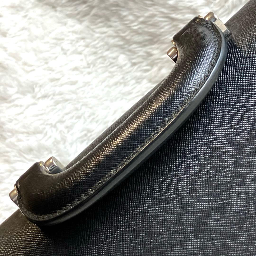 【美品】Burberry 高級ビジネスバッグ　ダレスバッグ　鍵付き