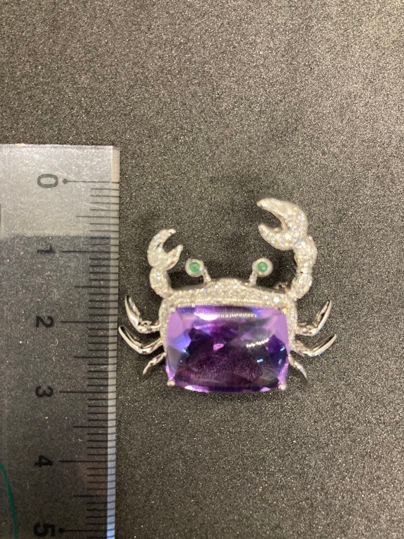 K18WG ダイヤ 蟹モチーフ ブローチ エメラルド アメジスト
