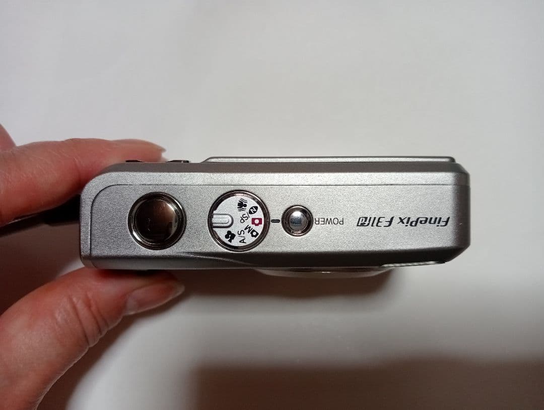 【動作品】FUJIFILM FinePix F31fd デジタルカメラ