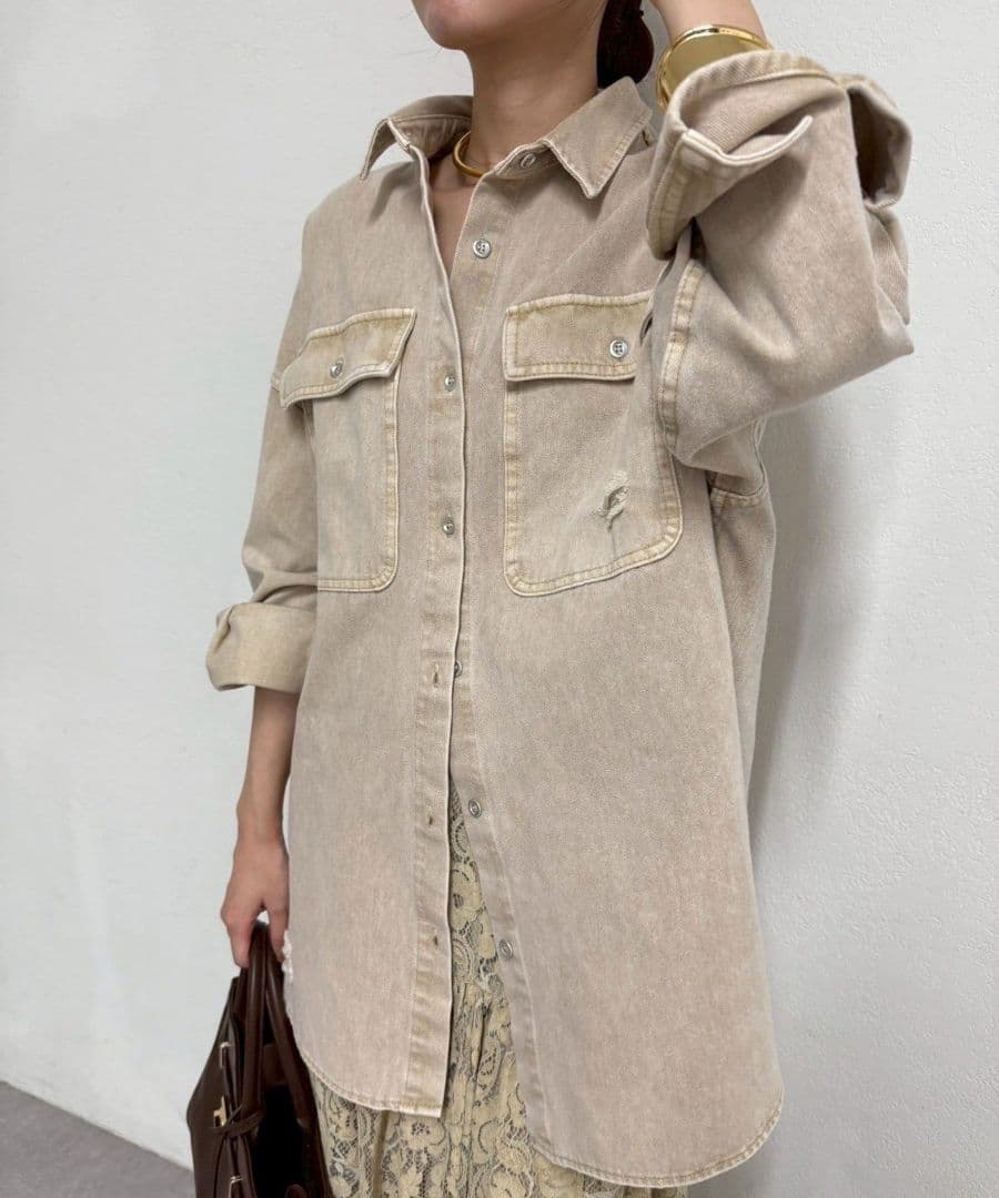 【Loungedress】ダメージデニムシャツ　ベージュ Sサイズ