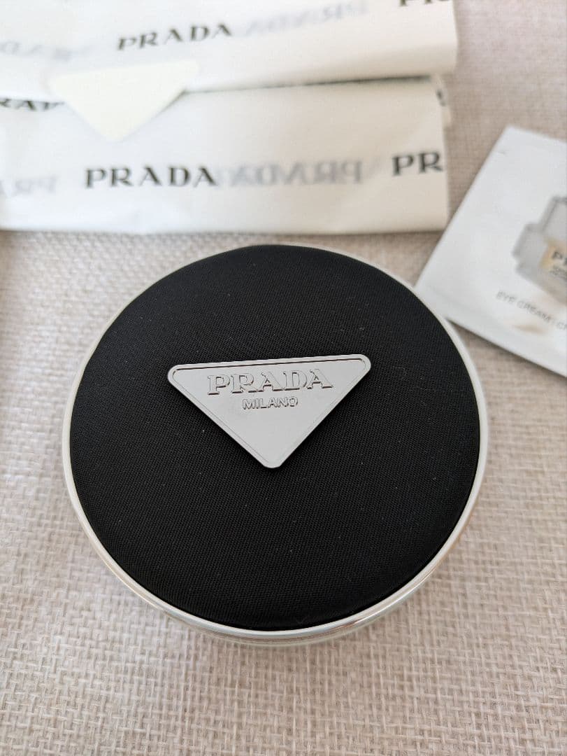 PRADA AUGMENTED SKIN LN25 クッションファンデーション