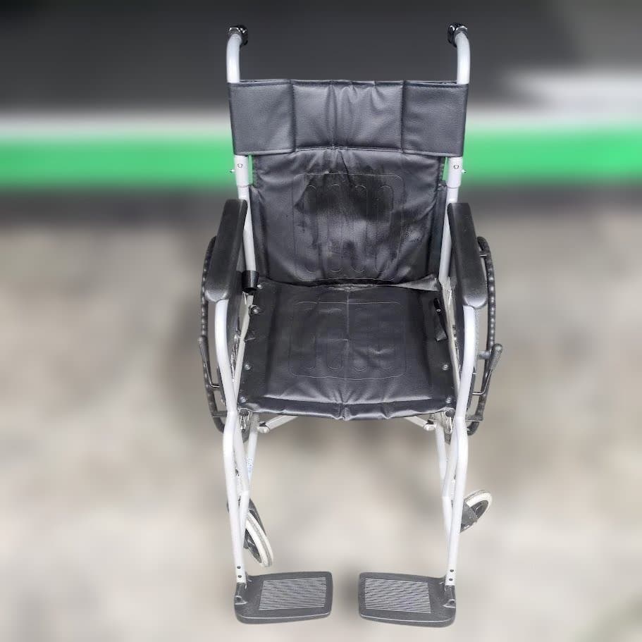 ケアテックジャパン 自走式 スチール製 折りたたみ 車椅子 CS-10BK