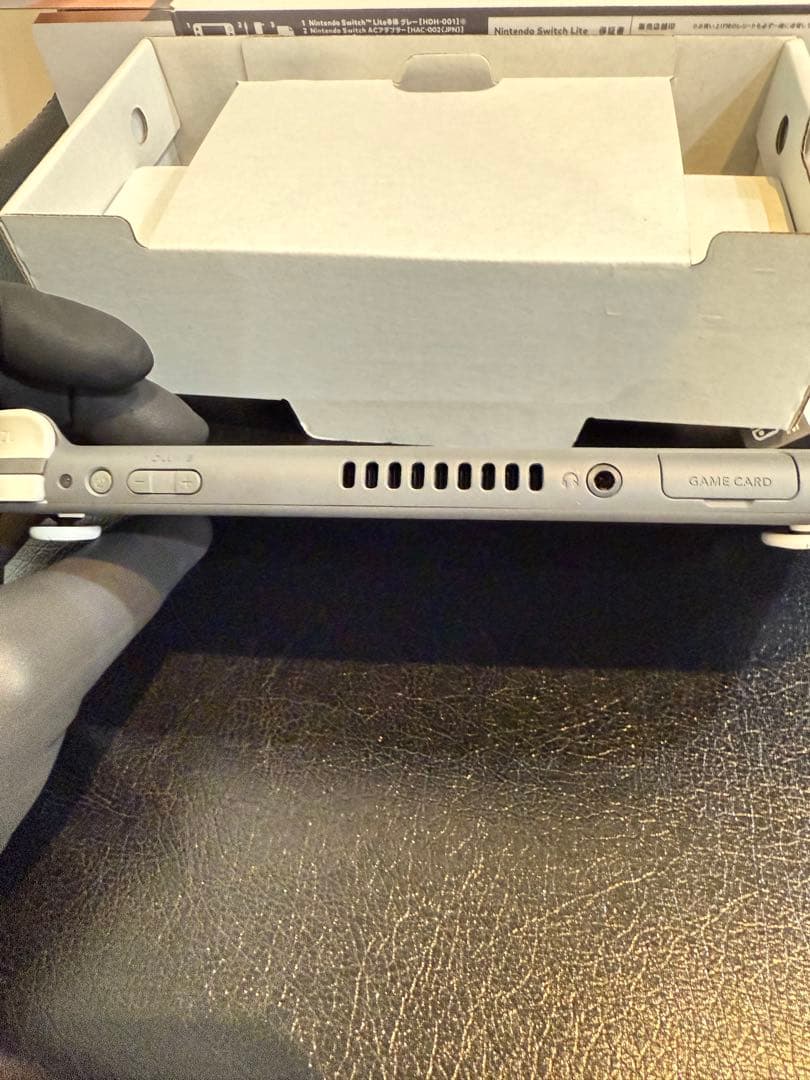 任天堂Nintendo Switchライトグレーカラー