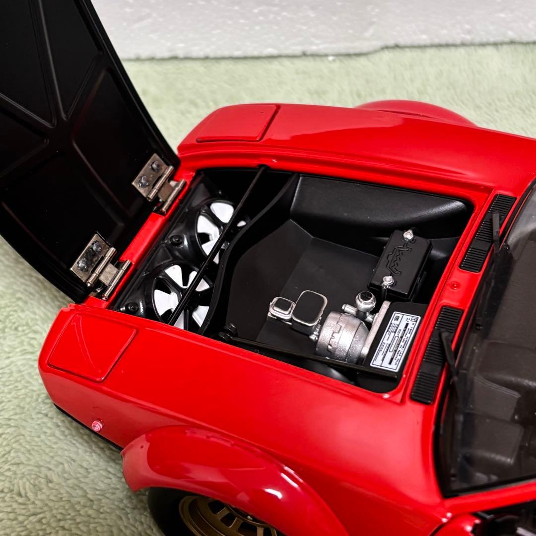 京商1/18 De・Tomaso PANTERA